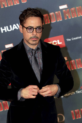 Robert Downey Jr - &#039;Iron Man 3&#039; Premiere in Paris 04/14/2013