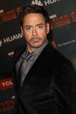 Robert Downey Jr - &#039;Iron Man 3&#039; Premiere in Paris 04/14/2013