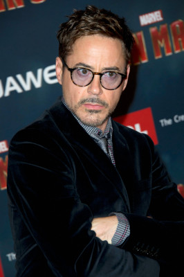 Robert Downey Jr - &#039;Iron Man 3&#039; Premiere in Paris 04/14/2013