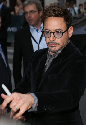 Robert Downey Jr - &#039;Iron Man 3&#039; Premiere in Paris 04/14/2013