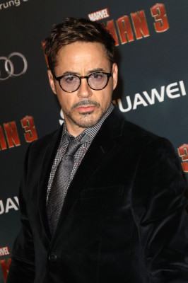Robert Downey Jr - &#039;Iron Man 3&#039; Premiere in Paris 04/14/2013