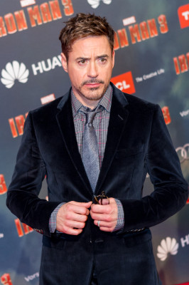 Robert Downey Jr - &#039;Iron Man 3&#039; Premiere in Paris 04/14/2013