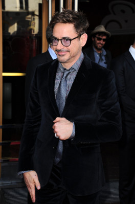 Robert Downey Jr - &#039;Iron Man 3&#039; Premiere in Paris 04/14/2013