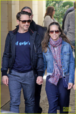 Robert Downey Jr - &#039;Le Ralph&#039; Restaurant in Paris 04/14/2013