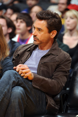 Robert Downey Jr - LA Lakers &amp; Dallas Mavericks NBA Game in LA 03/15/2009