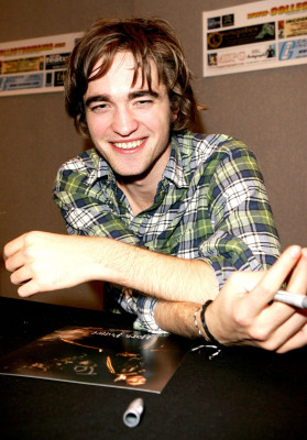 photo 8 in Robert Pattinson gallery [id123511] 2008-12-26 00:00:00