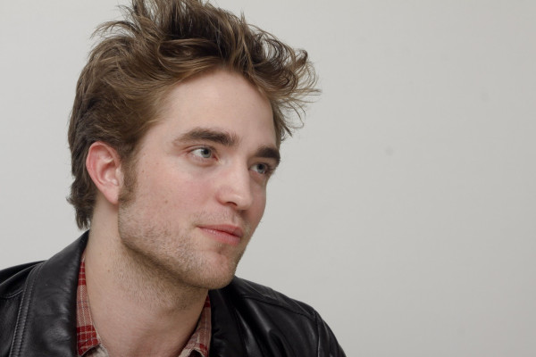 Robert Pattinson pic #307858