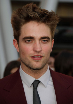 Robert Pattinson pic #305043