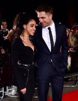 photo 4 in Robert Pattinson gallery [id941376] 2017-02-19 00:00:00