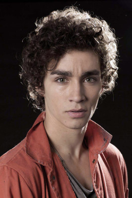 Robert Sheehan pic #415071