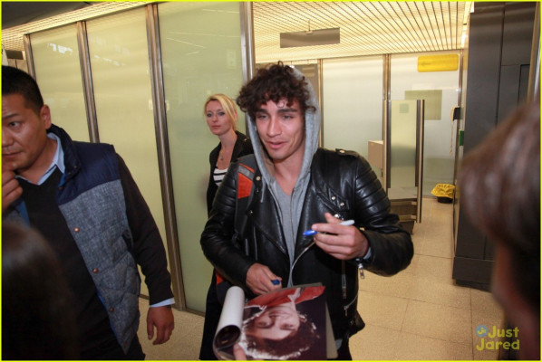 Robert Sheehan pic #664760