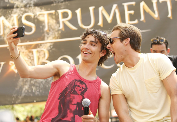 Robert Sheehan pic #658965