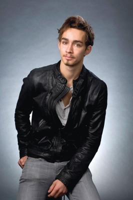 Robert Sheehan pic #664757