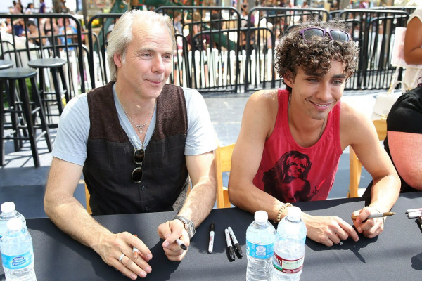 Robert Sheehan pic #660070