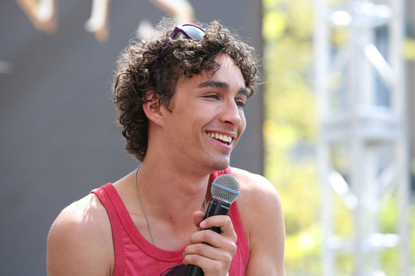 Robert Sheehan pic #664755