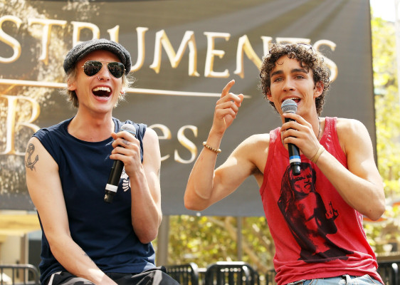 Robert Sheehan pic #658966