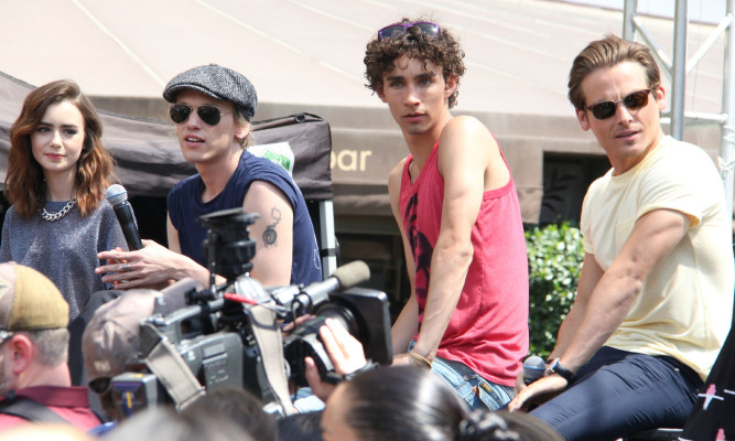 Robert Sheehan pic #658967