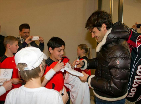 photo 11 in Federer gallery [id477610] 2012-03-12 00:00:00