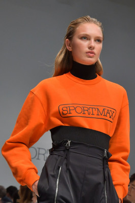 Romee Strijd Walks Sportmax Show – Milan Fashion Week, Italy 