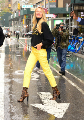 Romee Strijd – Victoria’s Secret headquarters in NYC