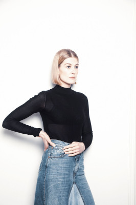 Rosamund Pike