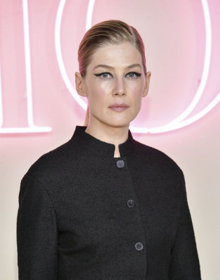Rosamund Pike – Dior Fall 2024 Fashion Show in New York