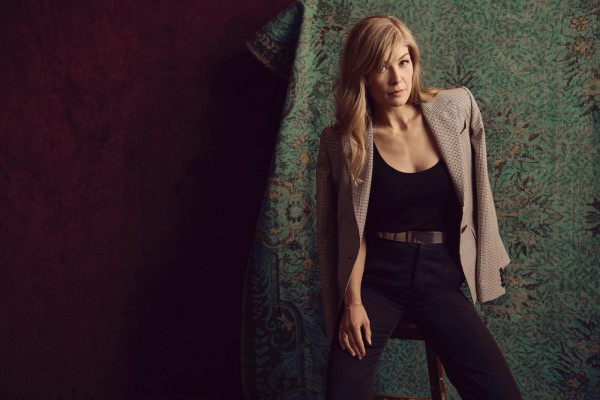 Rosamund Pike – The Hollywood Reporter for TIFF 2018