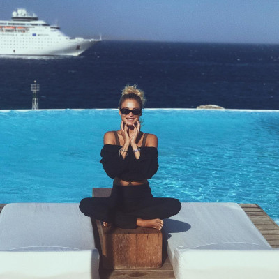 Rose Bertram pic #989217