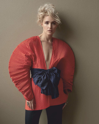 Rose Byrne for InStyle // June 2019 photographed by Stephen Ward 