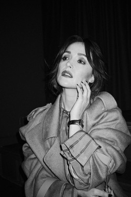 Rose Byrne by James J. Robinson for AMAZING (2021)⁣ 