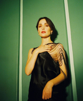 Rose Byrne by James J. Robinson for AMAZING (2021)⁣ 