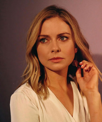 Rose McIver by Sela Shiloni (2021)