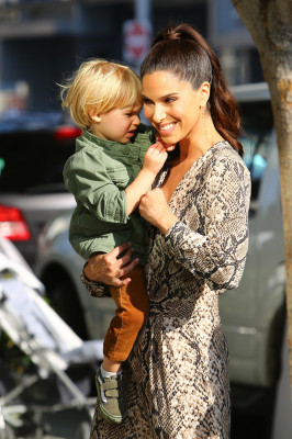 Roselyn Sanchez is on Rodeo Drive in Beverly Hills || 13.12.2019