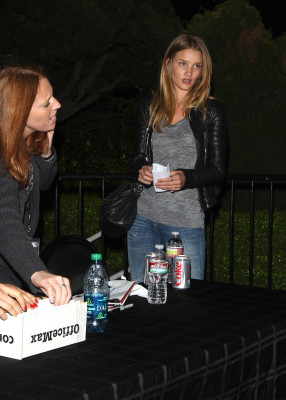 photo 14 in Rosie Huntington-Whitely gallery [id388644] 2011-04-26 00:00:00
