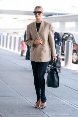 ROSIE HUNTINGTON-WHITELEY - in Beverly Hills 