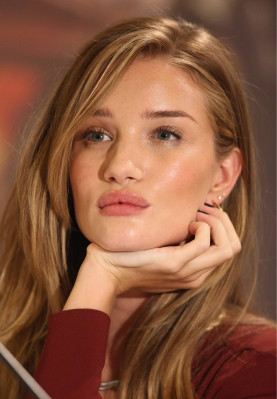 Rosie Huntington-Whitely pic #404465