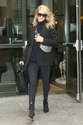 Rosie Huntington-Whiteley Style – Out in NYC 