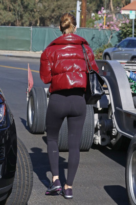 ROSIE HUNTINGTON-WHITELEY at a Gym in Los Angeles 12/28/2017  :