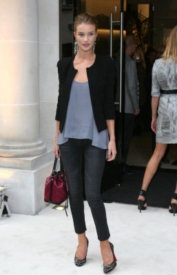 photo 8 in Rosie Huntington-Whitely gallery [id554917] 2012-09-02 00:00:00