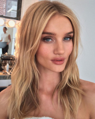 Rosie Huntington-Whitely pic #1235844