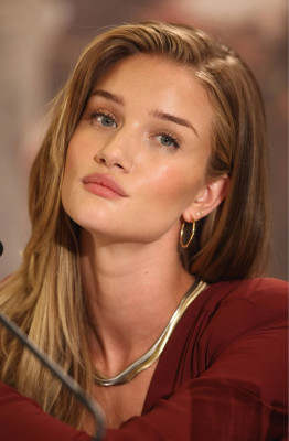 Rosie Huntington-Whitely pic #404469