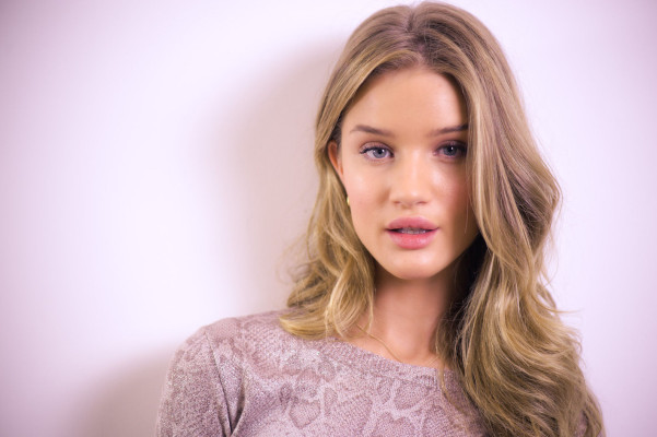 photo 6 in Rosie Huntington-Whitely gallery [id458260] 2012-02-07 00:00:00