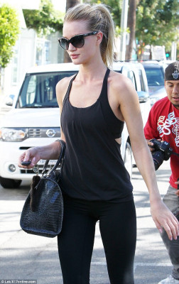 photo 26 in Rosie Huntington-Whitely gallery [id676428] 2013-11-07 00:00:00