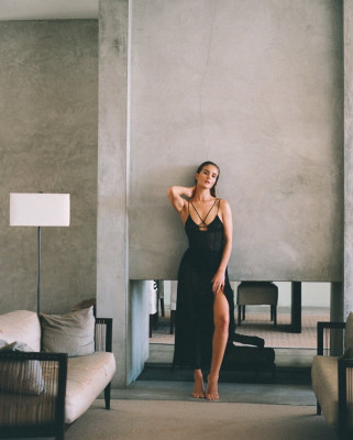 Rosie Huntington-Whiteley by Sonia Szostak for The Sunday Times Style // 2021