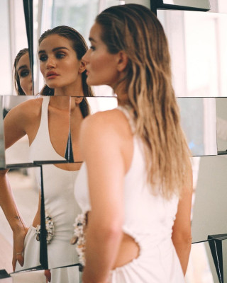 Rosie Huntington-Whiteley by Sonia Szostak for The Sunday Times Style // 2021