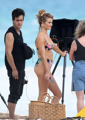 photo 17 in Rosie Huntington-Whitely gallery [id1030062] 2018-01-13 00:00:00