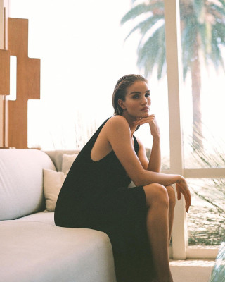Rosie Huntington-Whiteley by Sonia Szostak for The Sunday Times Style // 2021
