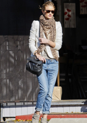 photo 19 in Rosie Huntington-Whitely gallery [id449387] 2011-12-24 00:00:00