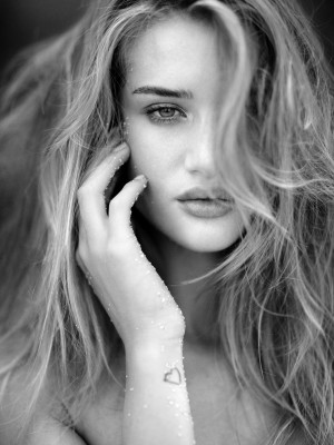 Rosie Huntington-Whitely pic #894800
