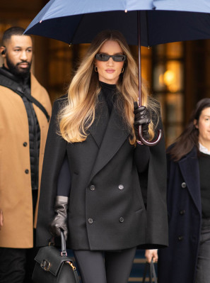 Rosie Huntington-Whiteley – Leaves Ritz Hotel in Paris